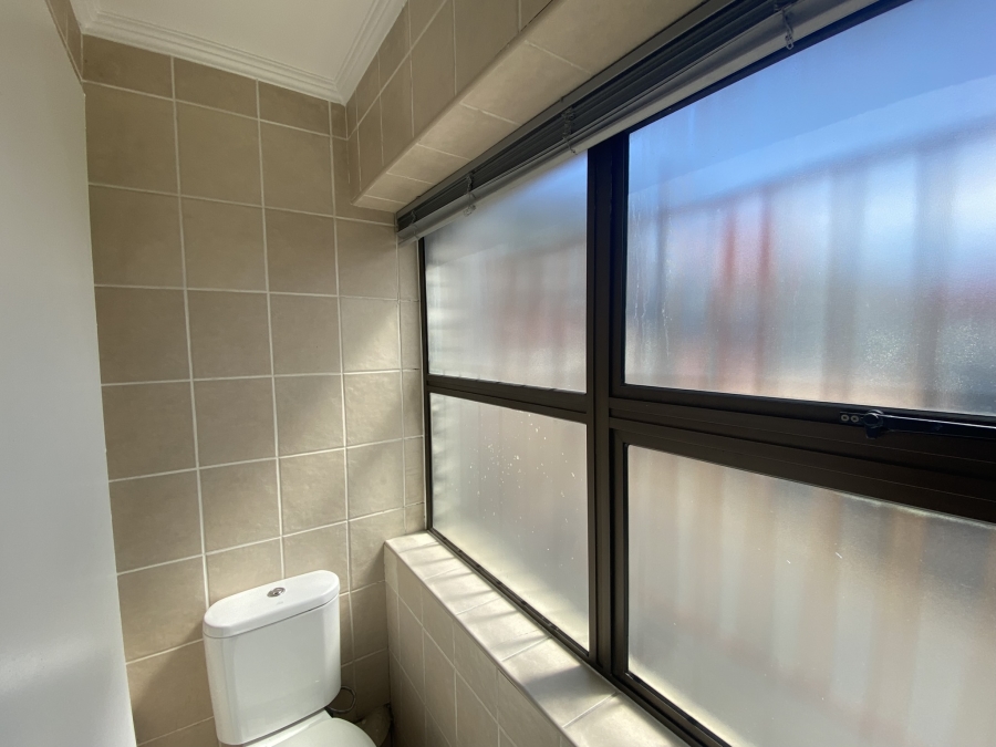 To Let 1 Bedroom Property for Rent in Observatory Western Cape